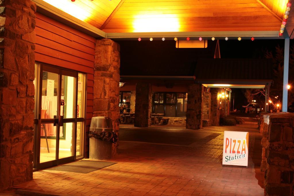 The Station Hotel ジンダバイン エクステリア 写真